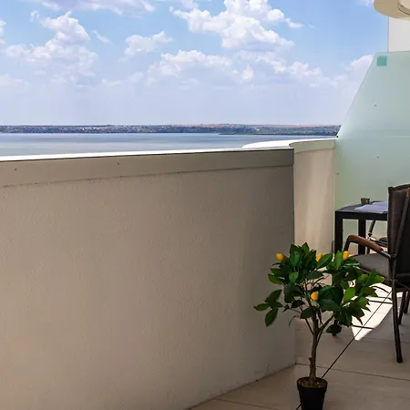 Apartment Palm In Axxis Nova Mamaia